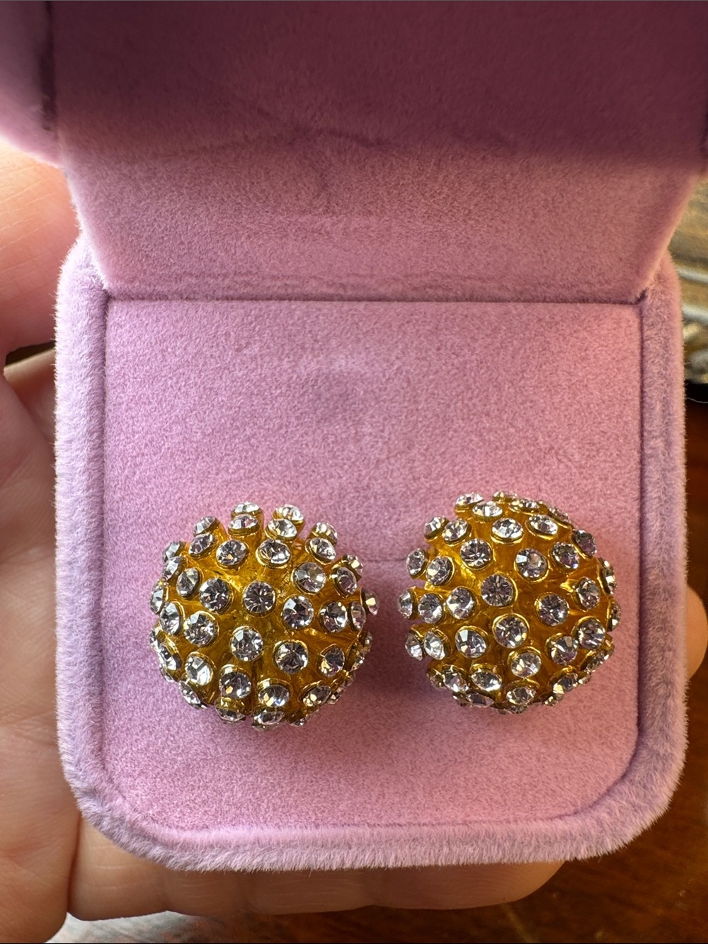 3251-Swarovski Crystal Element post earrings,velvet box included